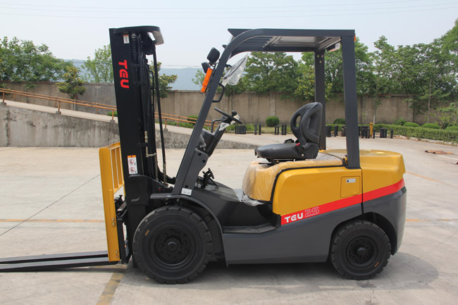 Teu 3 Tonluk Forklift